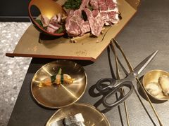 -铭牛烧肉·和牛海鲜自助(高新月牙湖店)