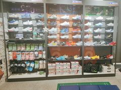 -YONEX苗江运动城(源深店)