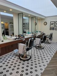-理昂男士理发店 Barber shop