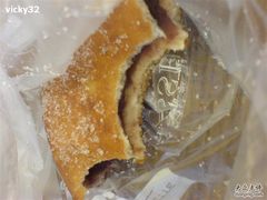 剩下的红豆多拿-巴黎贝甜(大宁国际商业广场店)