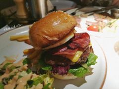 瀑布芝士牛肉汉堡-阿妮叶李(光谷世界城店)