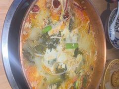 -洱火云南酸菜牛肉火锅(石景山当代商城店)