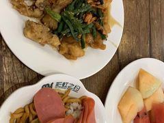 -梦航彩虹之约自助餐厅(华府天地店)