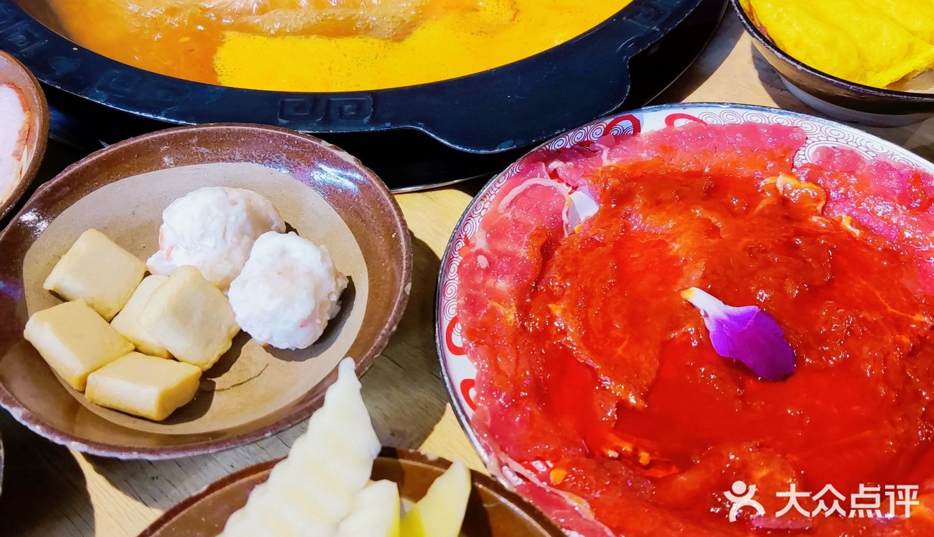 亲民的市井火锅，免费吃食就快饱了❗️