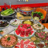 一进门就能看到超大的柜子，里面都是牛肉