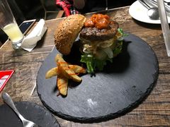 -HIGH FIVE哈福手工汉堡(桂林路店)