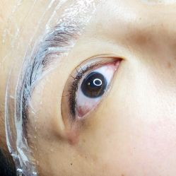 -一个差评成就的纹眉店