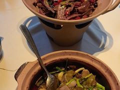 -八府香鸭·啫啫煲(华山路店)