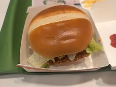 -麦当劳(上海虹桥站30B检票口楼上)