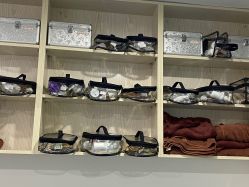 -黑奥秘脱发白发中心