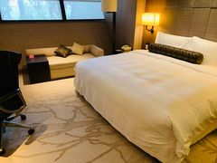 -上海滴水湖皇冠假日酒店