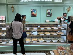 -上海哈尔滨食品厂(浦商百货昌里店)