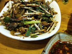 -野山舂·贵州现舂酸汤火锅(鸿通城店)