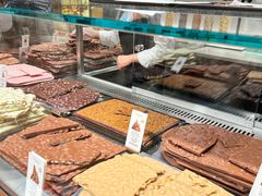 面包甜点陈列柜-Laderach 莱德拉(上海环贸iapm店)