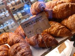 焦糖牛角包-PAPER STONE BAKERY(天环店)
