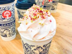 春日桃桃-霸王茶姬(建邺万达广场店)