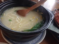 -云海肴·汽锅鸡·云南菜(天山百盛优客店)