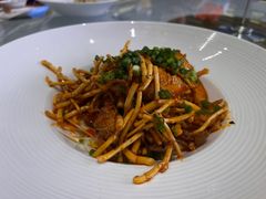 折耳根拌肘子-里宴川菜酒楼(昊祥邻里聚金泉广场店)