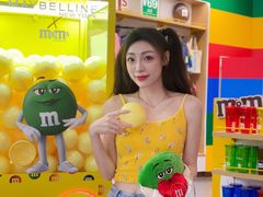 -m豆巧克力世界(上海世茂广场店)