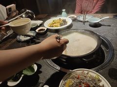 -大匠工房古船木艺术餐厅·猪肚鸡专门店(长白仙岛店)