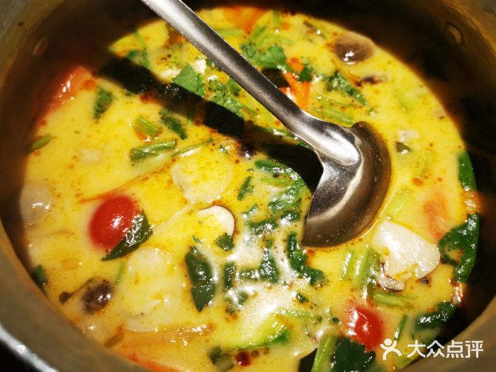 大头虾越式风味餐厅(光明广场店)冬阴功图片