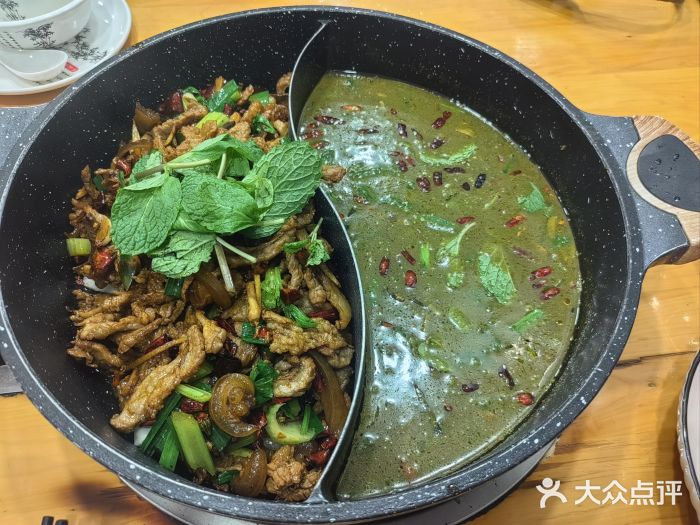 榕江牛瘪牛肉火锅图片