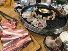 -江南猪肉商会无限续吃(弘大店)