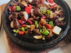 石锅蘑菇牛肉粒-鹿港小镇(金虹桥国际中心店)