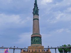 -人民防洪胜利纪念塔