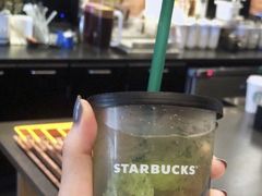 -星巴克臻选(盐城金鹰聚龙湖店)