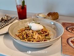 -ROAST coffee & eatery