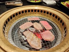 -山川小町·极番烧肉(新地假日广场店)