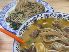 -邱芳粉店(迎宾大道旗舰店)