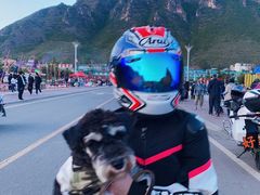 -百里峡七彩艺术小镇