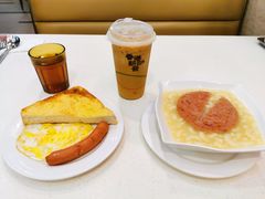 蒜蓉士多-香港新发烧腊茶餐厅(万象店)