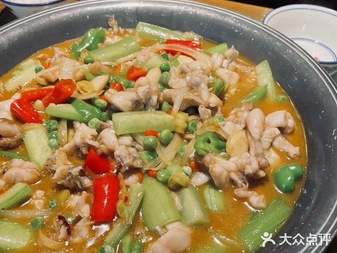 探店｜南山区最强蛙蛙！拾味伴·老坛子姜蛙！