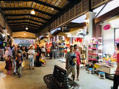 -席娜卡琳火车铁道夜市