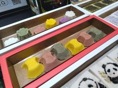 -阮大兴糕团(杭州西湖银泰百货店)