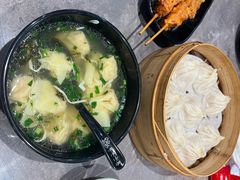 -莱莱小笼·乔艾