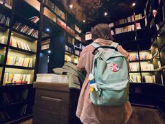 -钟书阁(松江泰晤士小镇店)