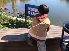 -王府井奥莱棋盘山小镇