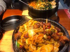 韩式瓦香鸡-鑫日千里马朝鲜族小馆(总店)