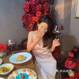 不是，这么漂亮的玫瑰花海餐厅到底谁在吃饭❗️ 