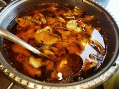 水煮江团鱼-日进一片海.生腌海鲜火锅.宵夜烧烤(三里屯总店)