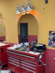 -Devilhands Barbershop男士理容店