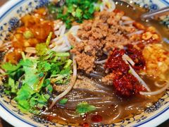 酸辣粉-爆炸头阿姨小四川正宗川味小吃(无任何分店)