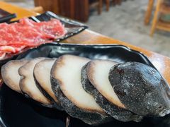 -果松木炭酸菜铜火锅·外婆参鸡汤