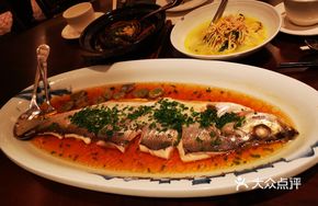 Scallion Fragrant Broad Bean Steamed White Fish