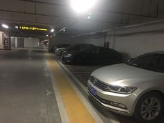 -万象城-停车场
