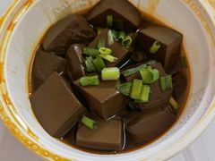 卤鸭血-凤起龙游老面包子(凯德晶品店)